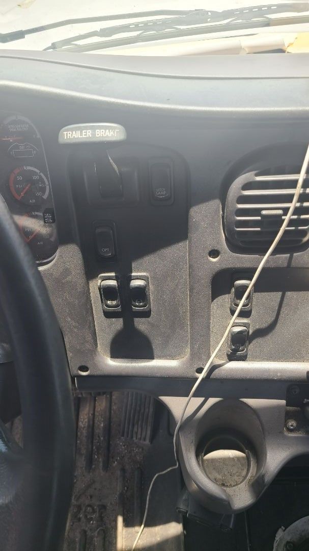 2013 FREIGHTLINER M2 112 - Image 6